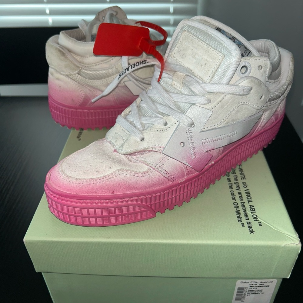 Off-White Women's Sneakers in Pink and White